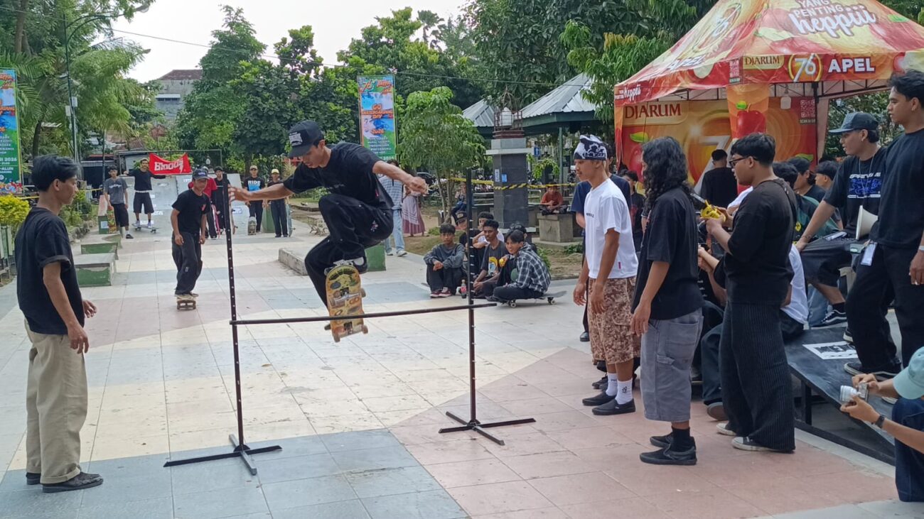 Ilustrasi skateboard tulungagung untuk artikel Hari Skateboard Tulungagung: Komunitas Soroti Fasilitas Rusak