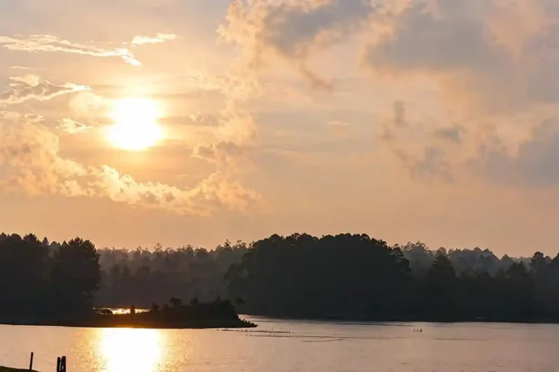 Ilustrasi aek natonang untuk artikel Aek Natonang, Danau Estetik di Atas Danau Toba