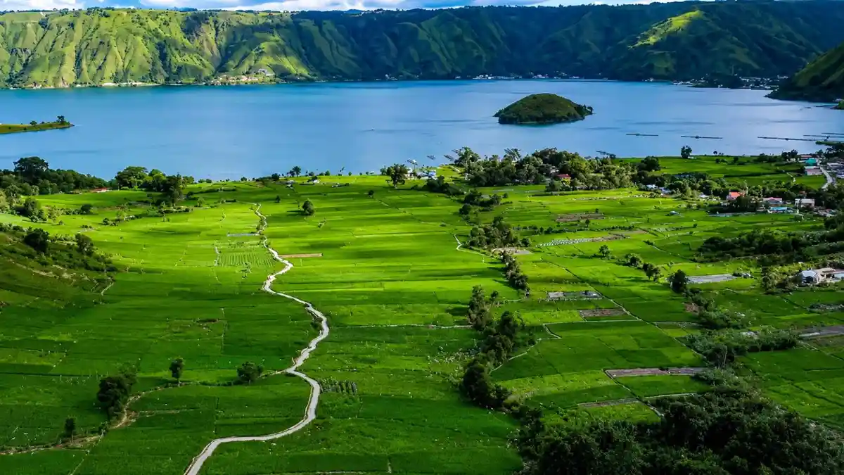 Ilustrasi desa wisata tipang untuk artikel Desa Wisata Tipang, Sumut: Liburan Sekolah Seru Keluarga