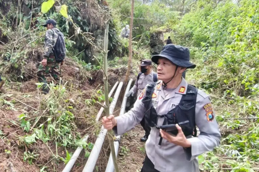 Ilustrasi ilaran api untuk artikel Polres Magetan Bangun Ilaran Api 1,8 Km di Lereng Lawu