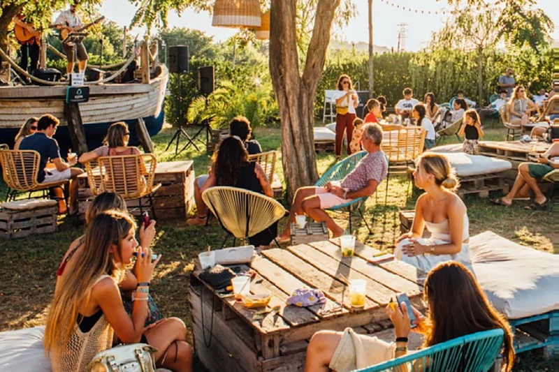 Ilustrasi la santa market untuk artikel La Santa Market rayakan 10 tahun di Costa Brava