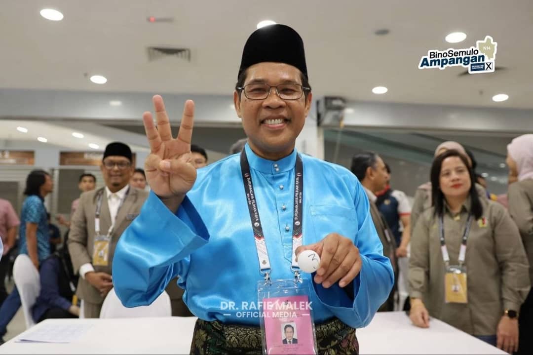 Ilustrasi turun bela rakyat untuk artikel Dari Pengurus Besar, Dato' Dr Mohamad Rafie Turun Bela Rakyat
