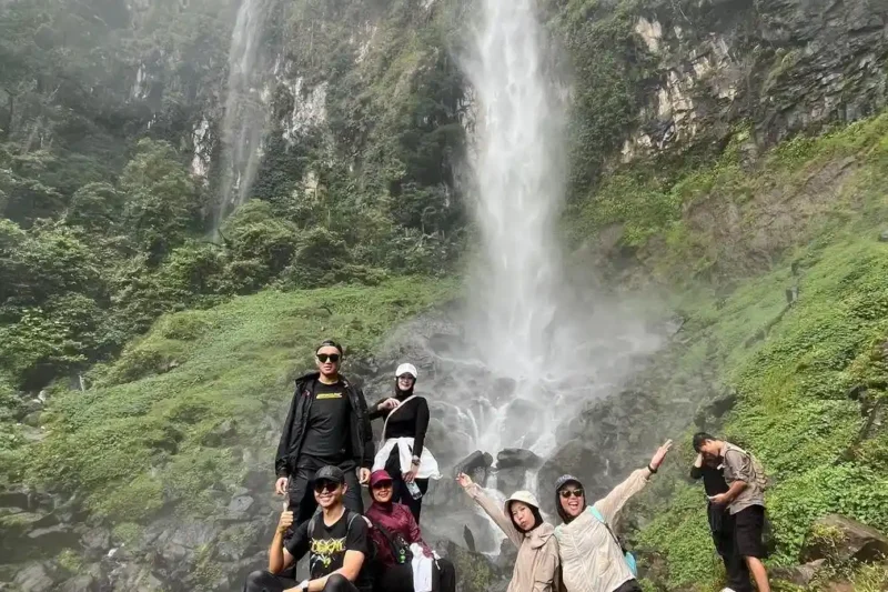 Ilustrasi weekend getaway subang untuk artikel Weekend Getaway Subang: 7 Spot Hits untuk Liburan